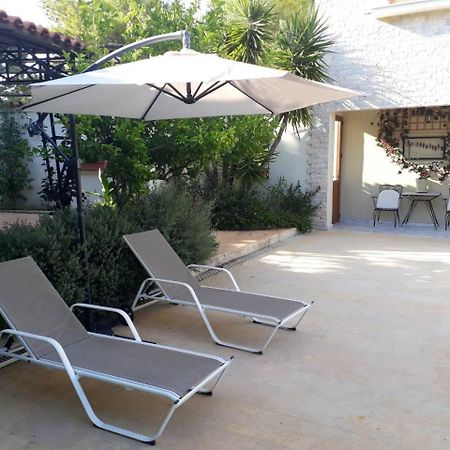 Villa Corina Near The Airport Kouvarás 外观 照片
