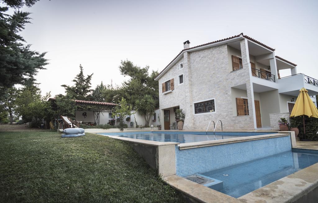 Villa Corina Near The Airport Kouvarás 外观 照片