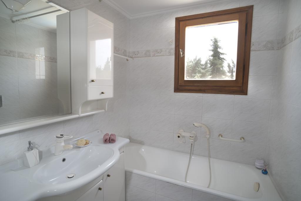 Villa Corina Near The Airport Kouvarás 外观 照片