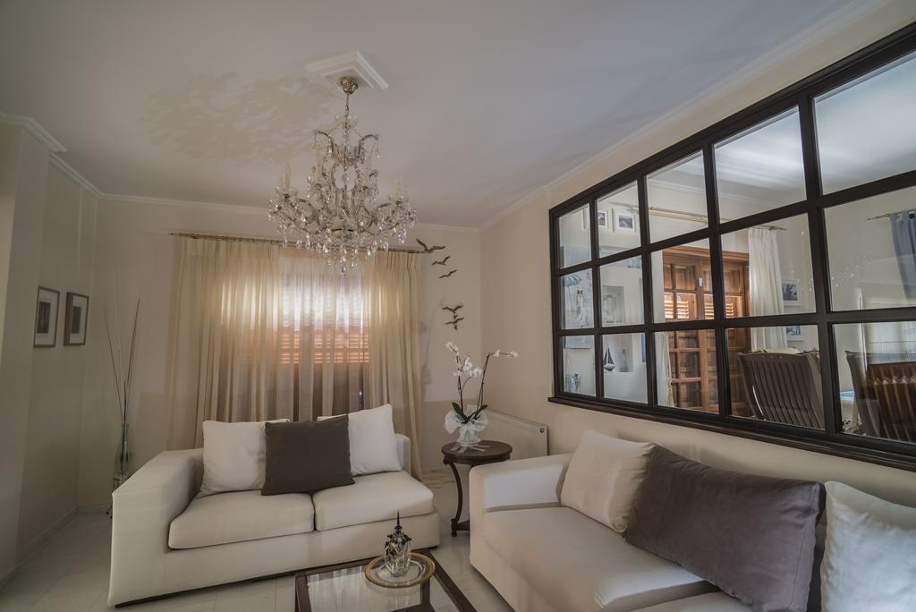 Villa Corina Near The Airport Kouvarás 外观 照片