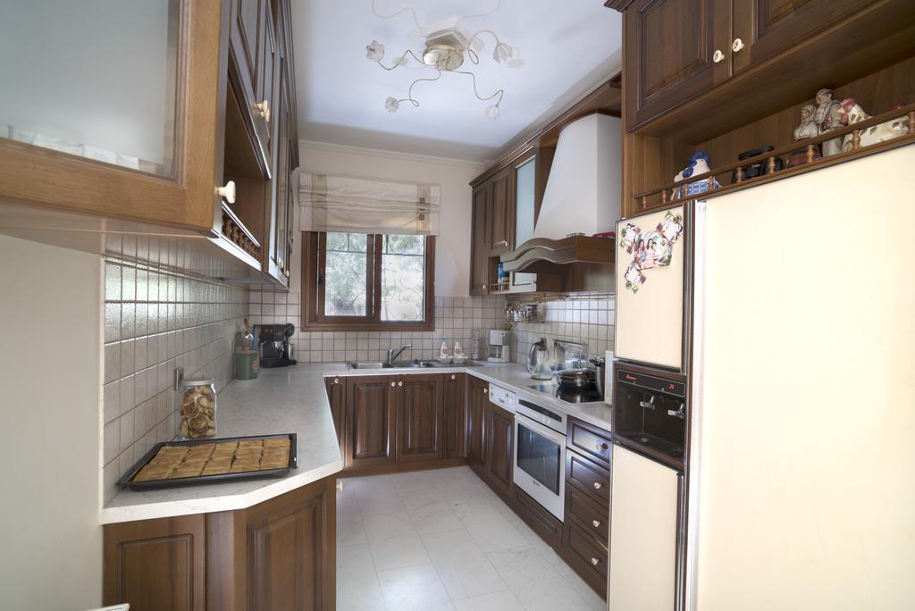 Villa Corina Near The Airport Kouvarás 外观 照片