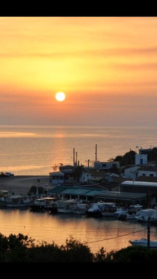 Villa Corina Near The Airport Kouvarás 外观 照片